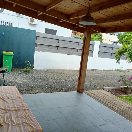 Jolie Maison T3 A St Pierre, 2 Chambres Avec Sdb, Grande Varangue, Jardin Saint Pierre Luaran gambar