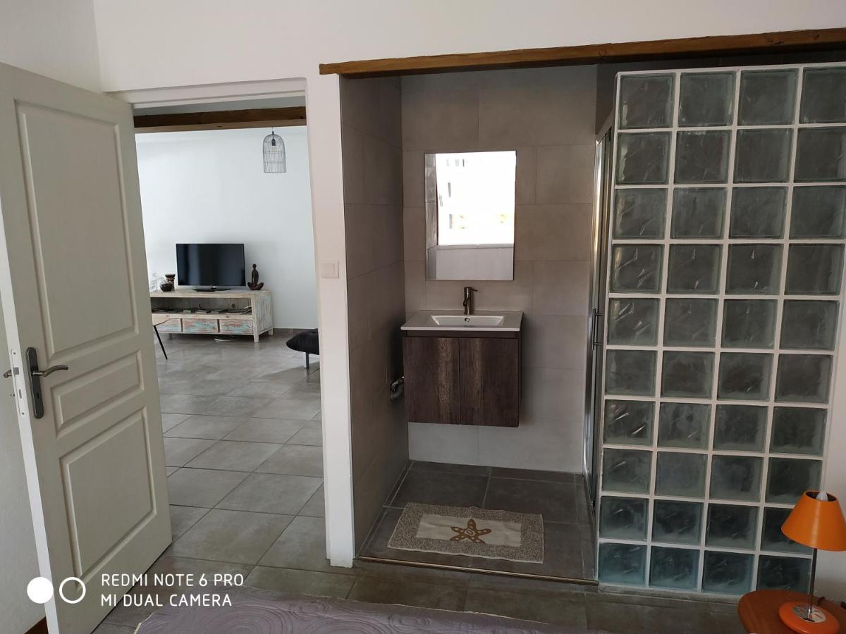 Jolie Maison T3 A St Pierre, 2 Chambres Avec Sdb, Grande Varangue, Jardin Saint Pierre Luaran gambar