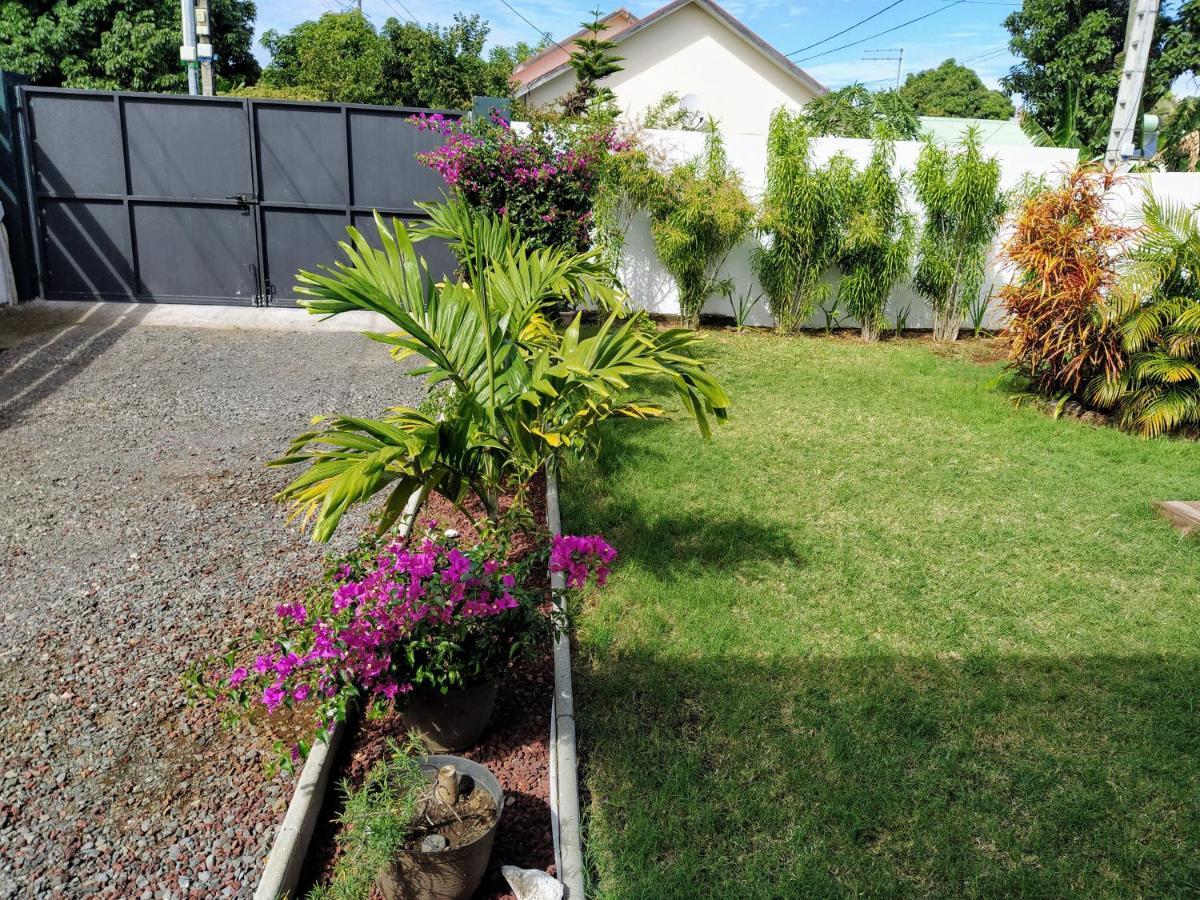Jolie Maison T3 A St Pierre, 2 Chambres Avec Sdb, Grande Varangue, Jardin Saint Pierre Luaran gambar