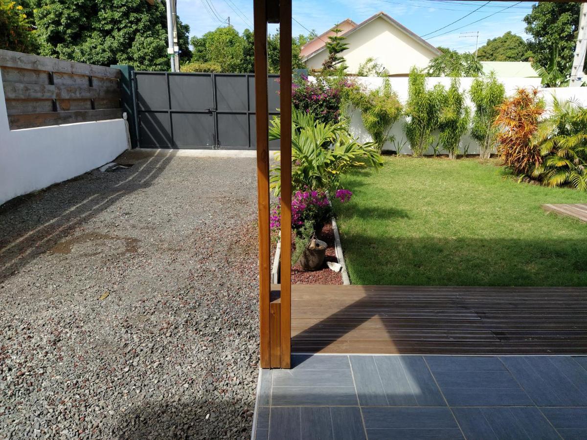 Jolie Maison T3 A St Pierre, 2 Chambres Avec Sdb, Grande Varangue, Jardin Saint Pierre Luaran gambar