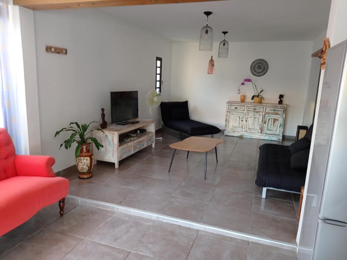 Jolie Maison T3 A St Pierre, 2 Chambres Avec Sdb, Grande Varangue, Jardin Saint Pierre Luaran gambar
