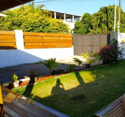 Jolie Maison T3 A St Pierre, 2 Chambres Avec Sdb, Grande Varangue, Jardin Saint Pierre Luaran gambar