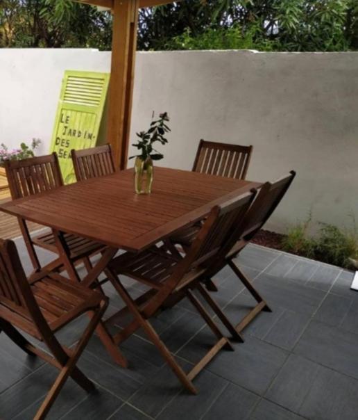 Jolie Maison T3 A St Pierre, 2 Chambres Avec Sdb, Grande Varangue, Jardin Saint Pierre Luaran gambar