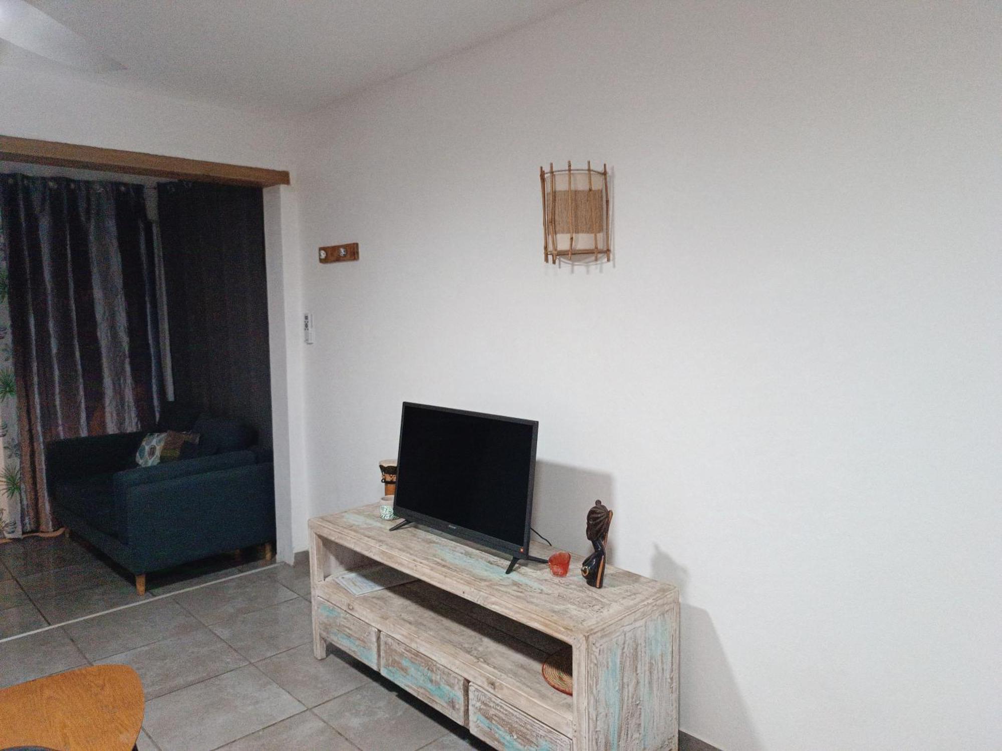 Jolie Maison T3 A St Pierre, 2 Chambres Avec Sdb, Grande Varangue, Jardin Saint Pierre Bilik gambar