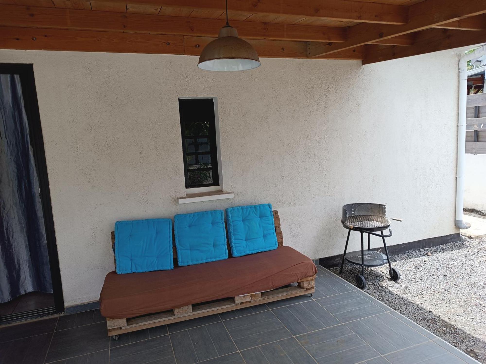Jolie Maison T3 A St Pierre, 2 Chambres Avec Sdb, Grande Varangue, Jardin Saint Pierre Bilik gambar