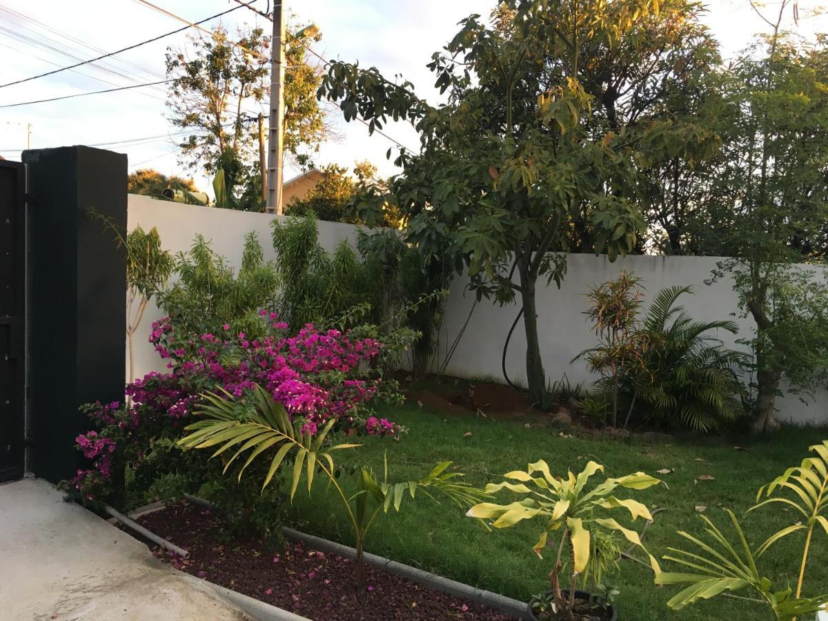 Jolie Maison T3 A St Pierre, 2 Chambres Avec Sdb, Grande Varangue, Jardin Saint Pierre Luaran gambar