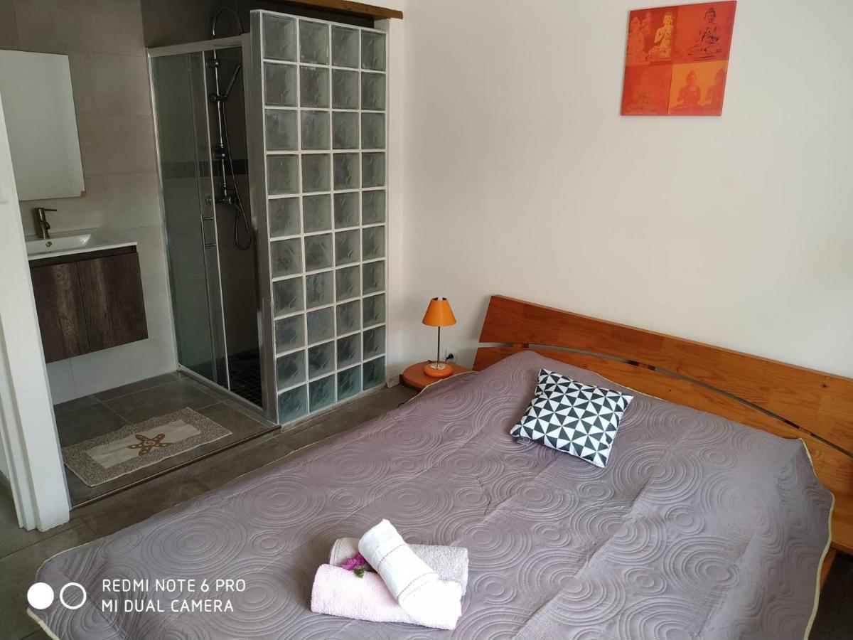 Jolie Maison T3 A St Pierre, 2 Chambres Avec Sdb, Grande Varangue, Jardin Saint Pierre Luaran gambar