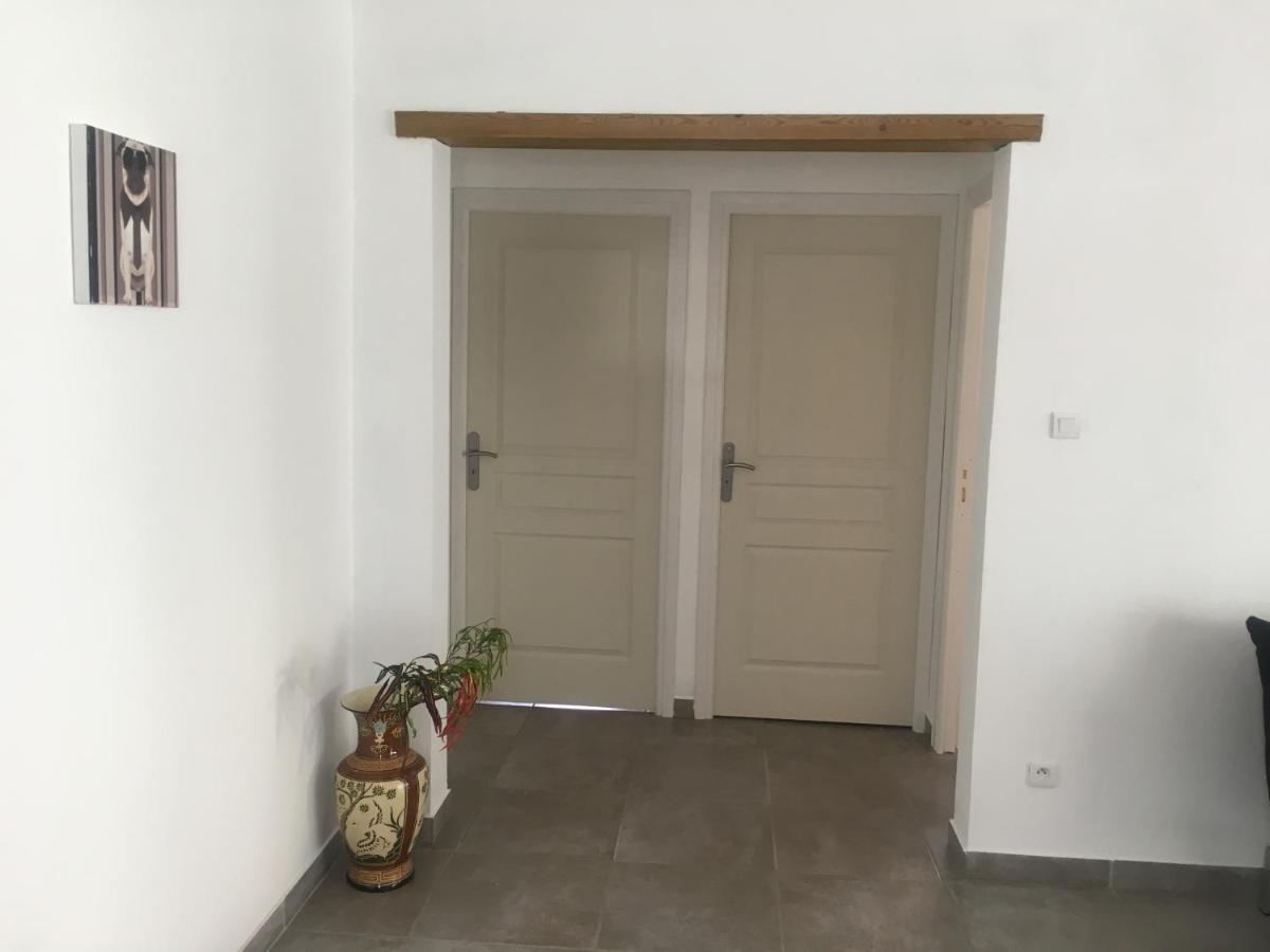 Jolie Maison T3 A St Pierre, 2 Chambres Avec Sdb, Grande Varangue, Jardin Saint Pierre Luaran gambar